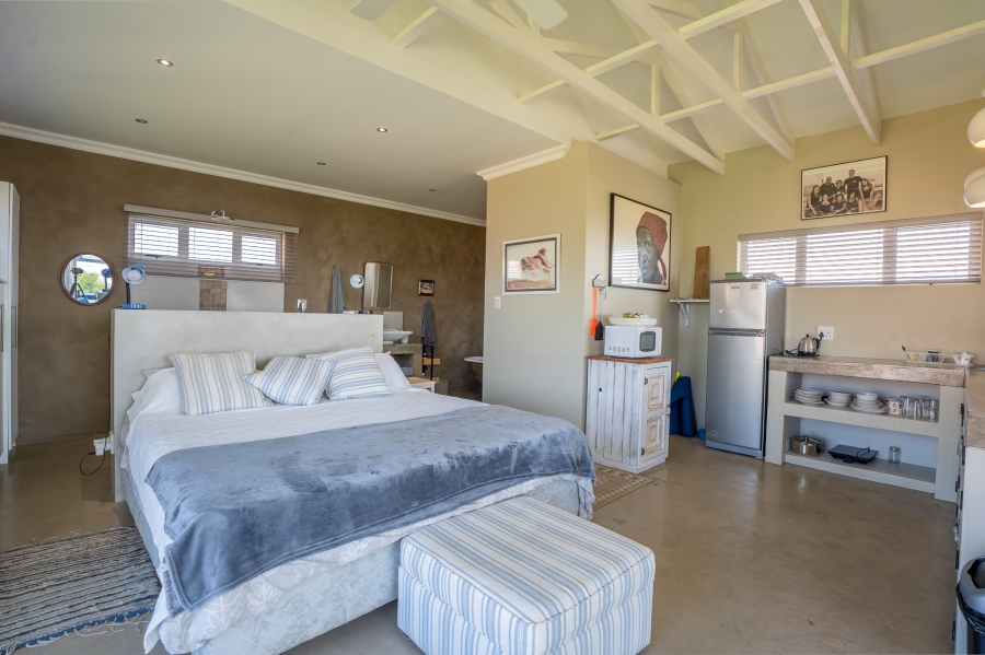 5 Bedroom Property for Sale in Kidds Beach Eastern Cape